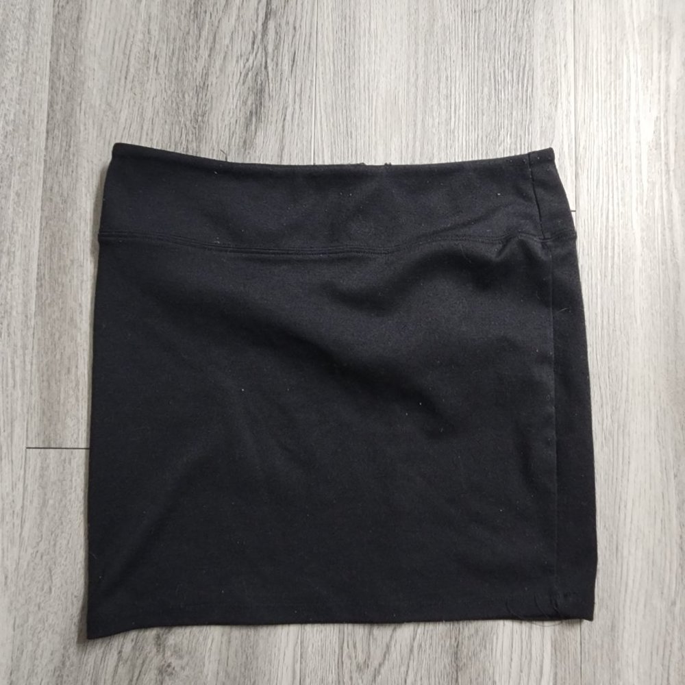 Black skirt